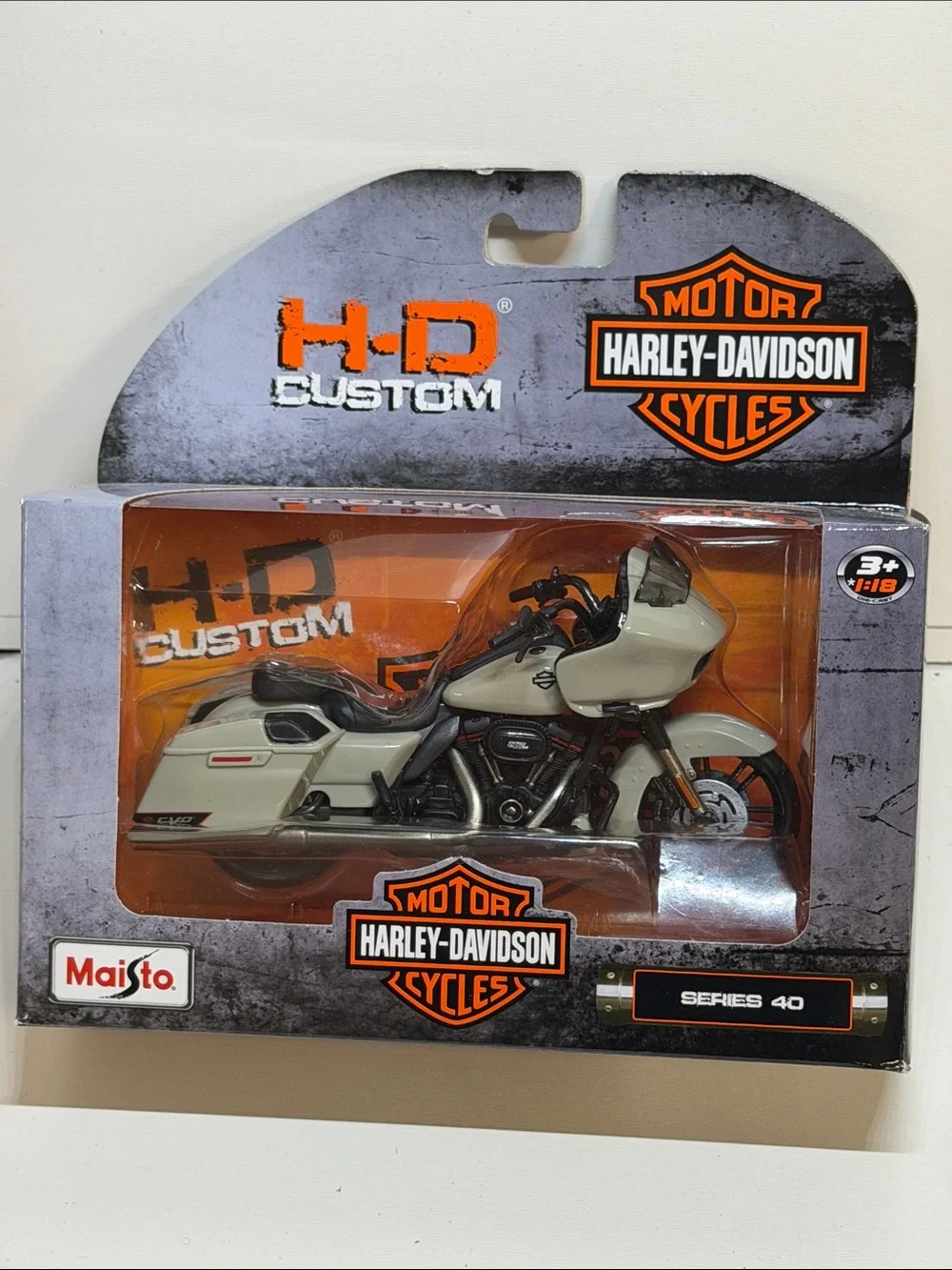 Harley-Davidson Diecast Motorcycle - Cream and Black